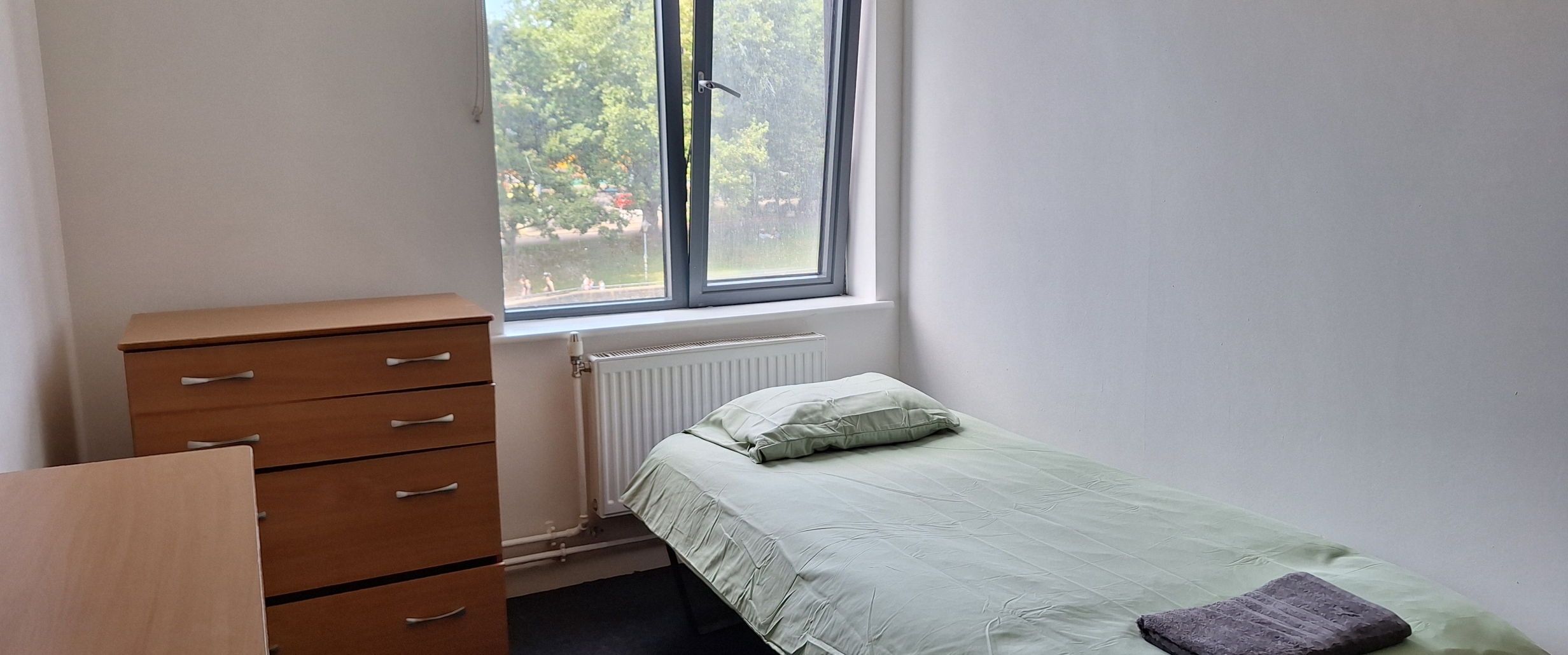 Bedroom in Bristol Foyer