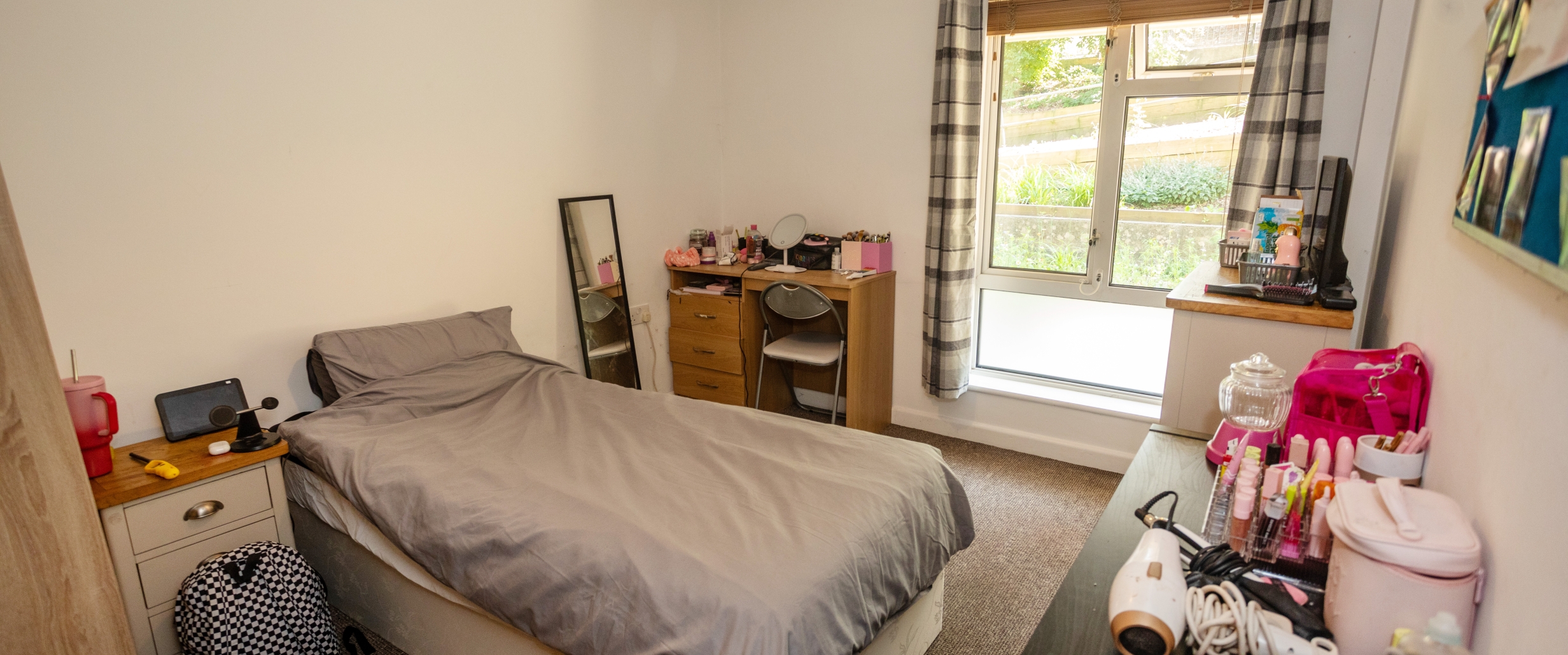 Truro Foyer bedroom