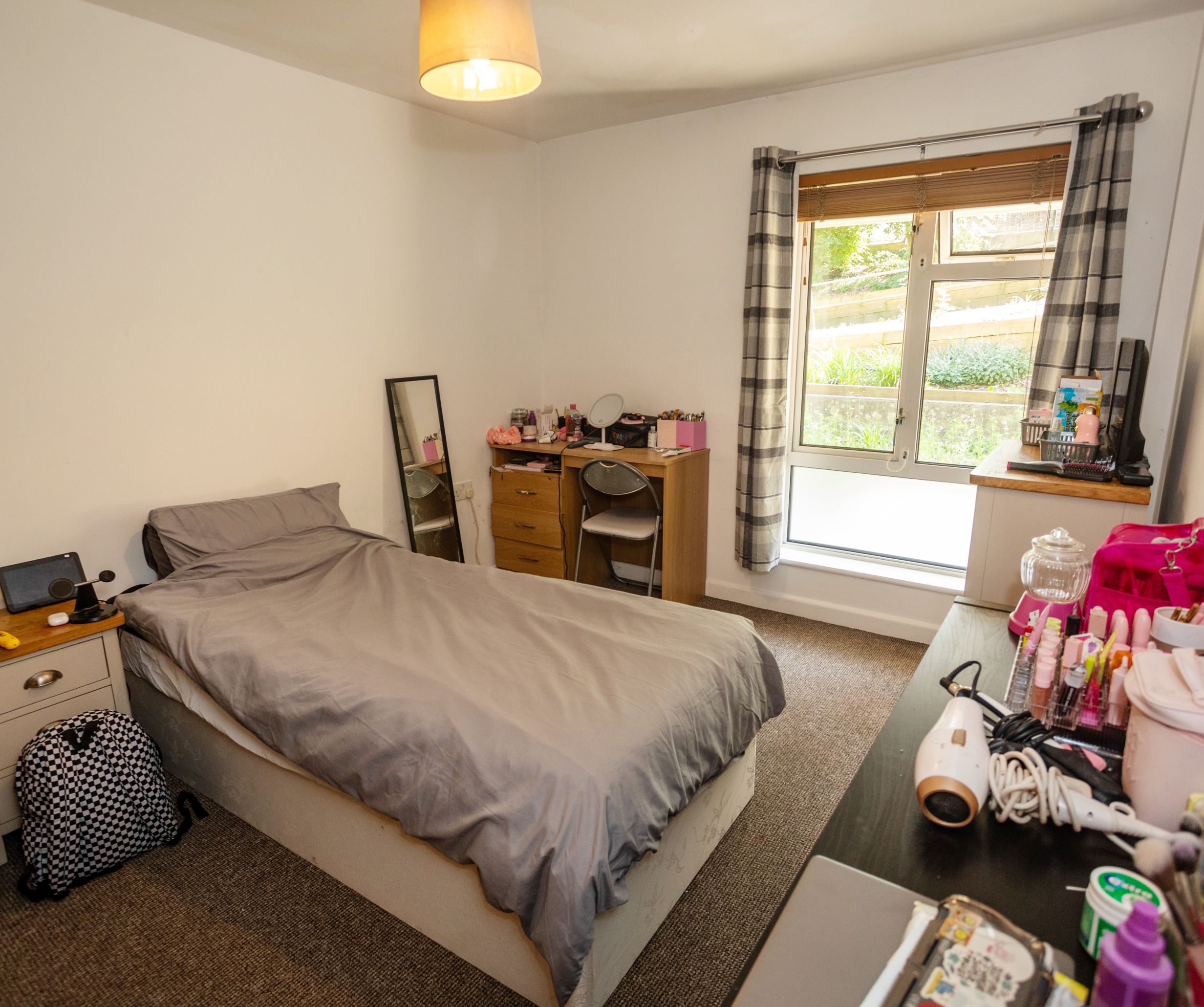 Truro Foyer bedroom