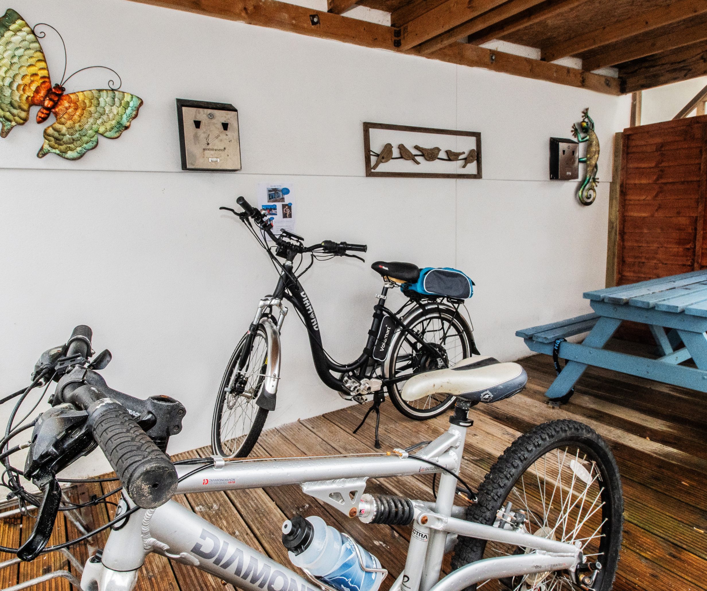 Bike shed Torbay Foyer